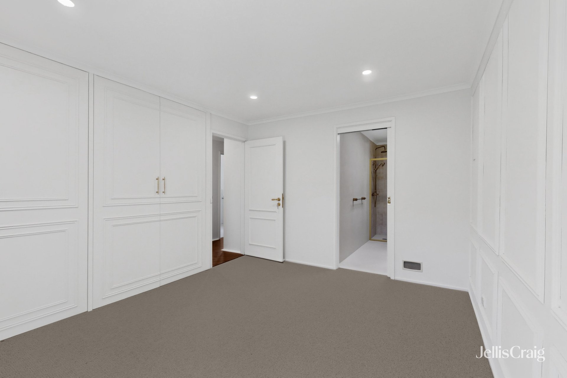11 Parkgate Drive, Ringwood image 12