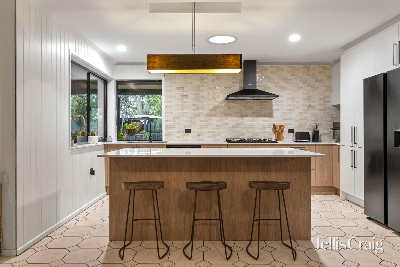 11 Partridge Way, Mooroolbark image 3