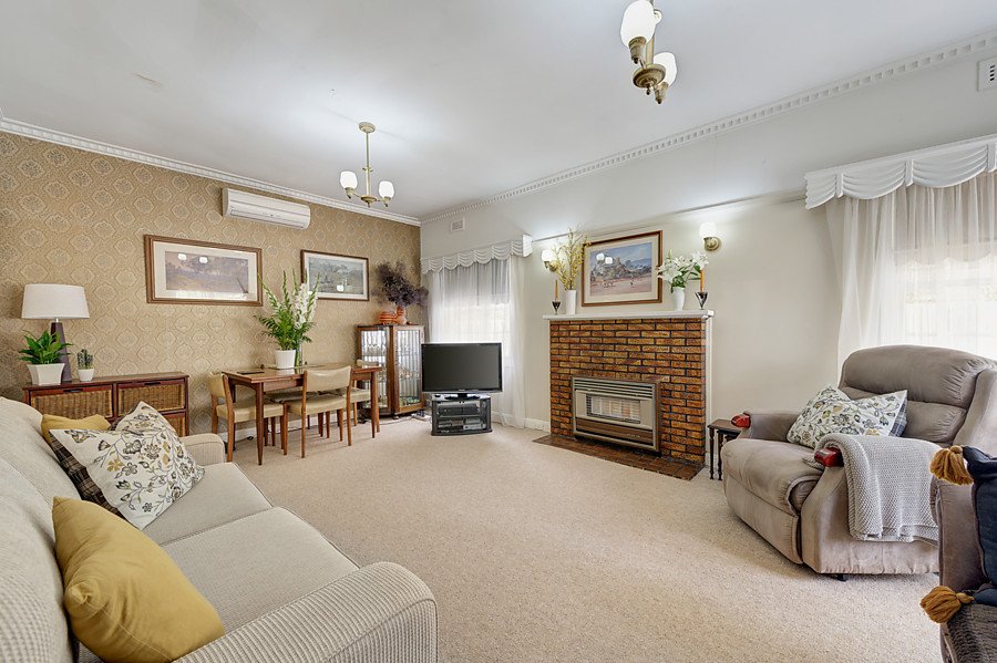 11 Patricia Road, Blackburn image 2