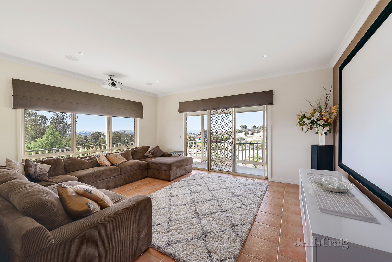 11 Pelican Walk, Whittlesea image 4