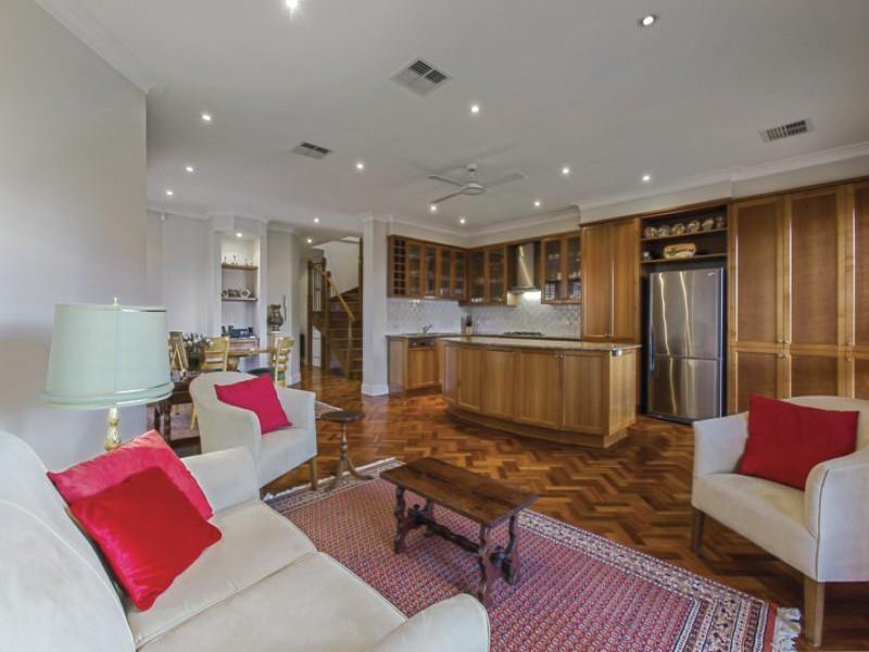 11 Pembroke Road, Balwyn image 2