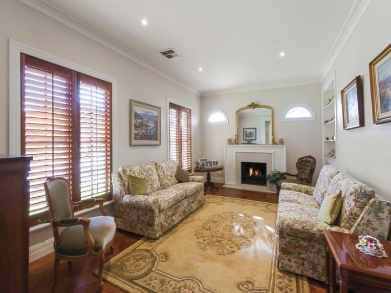 11 Pembroke Road, Balwyn image 4