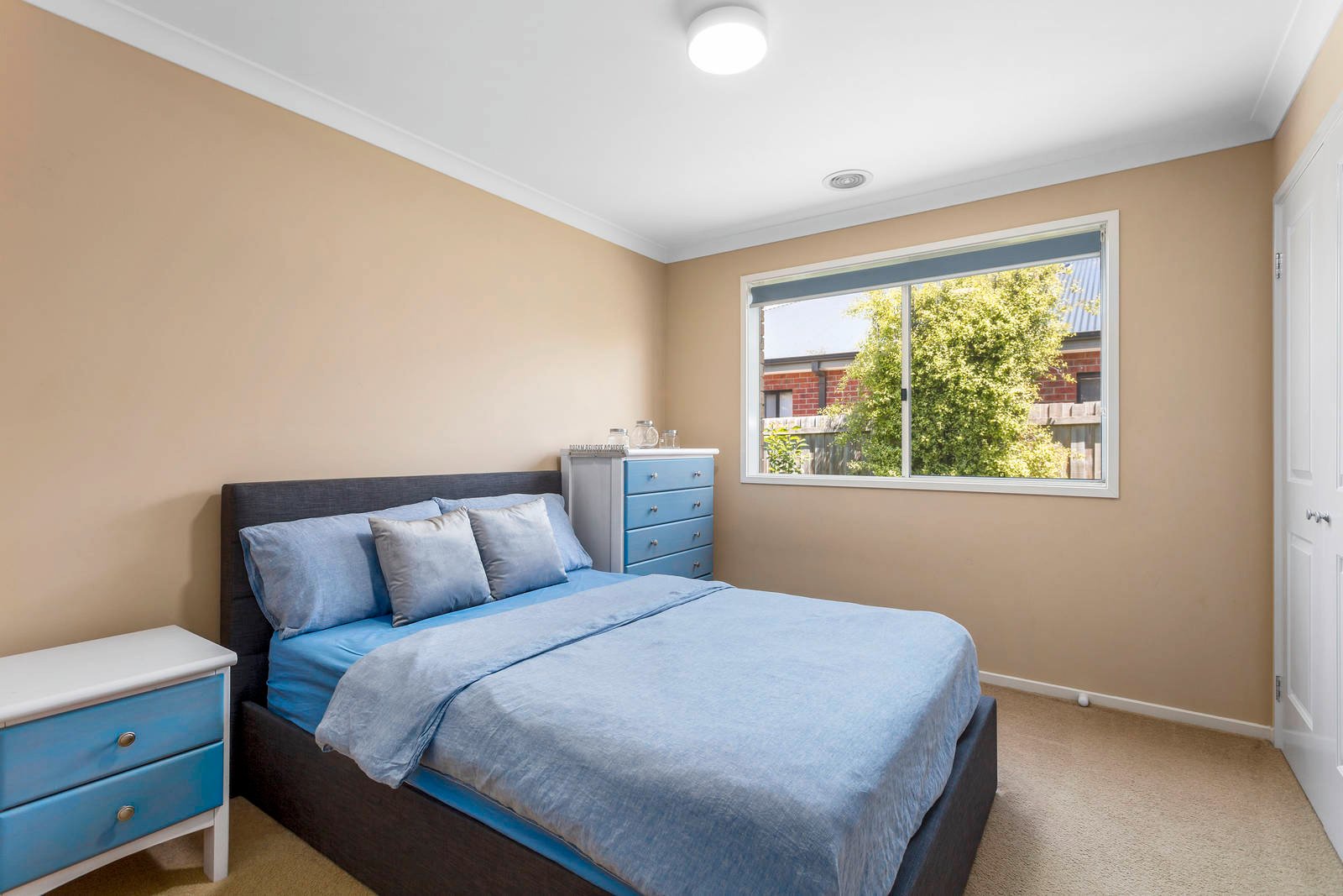 Property Gallery Thumbnail 11