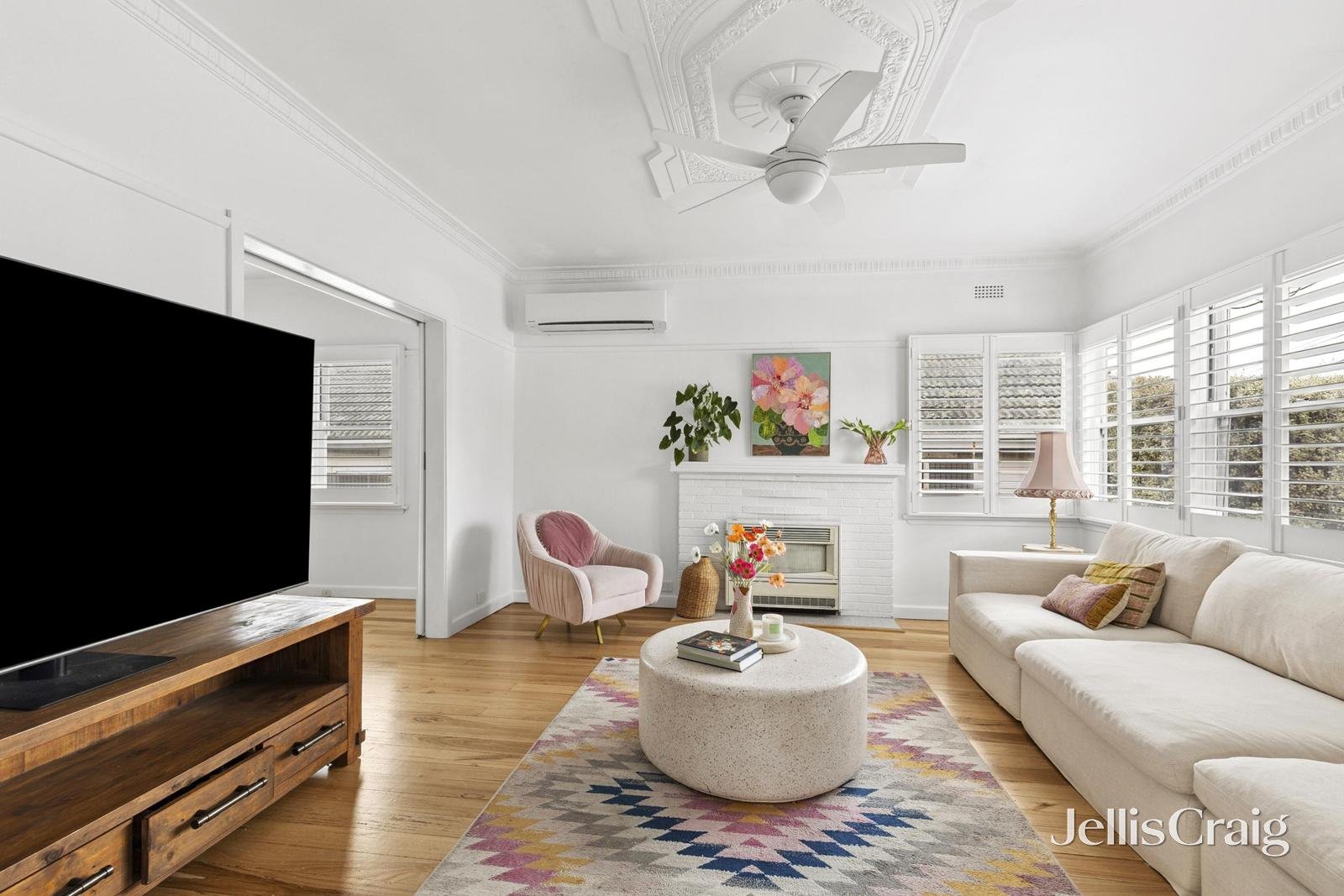 11 Perth Street, Belmont image 2