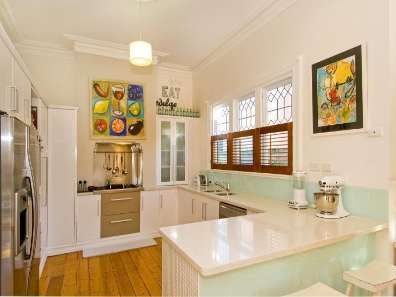 11 Pescott Street, Newtown image 2