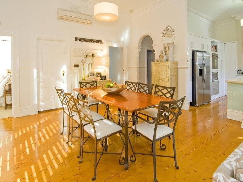 11 Pescott Street, Newtown image 3