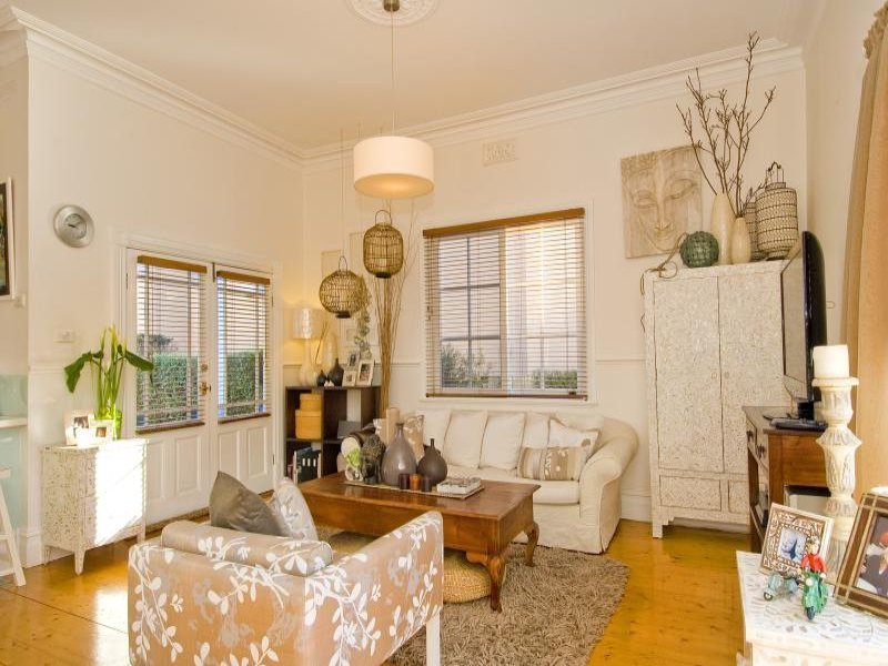 11 Pescott Street, Newtown image 5
