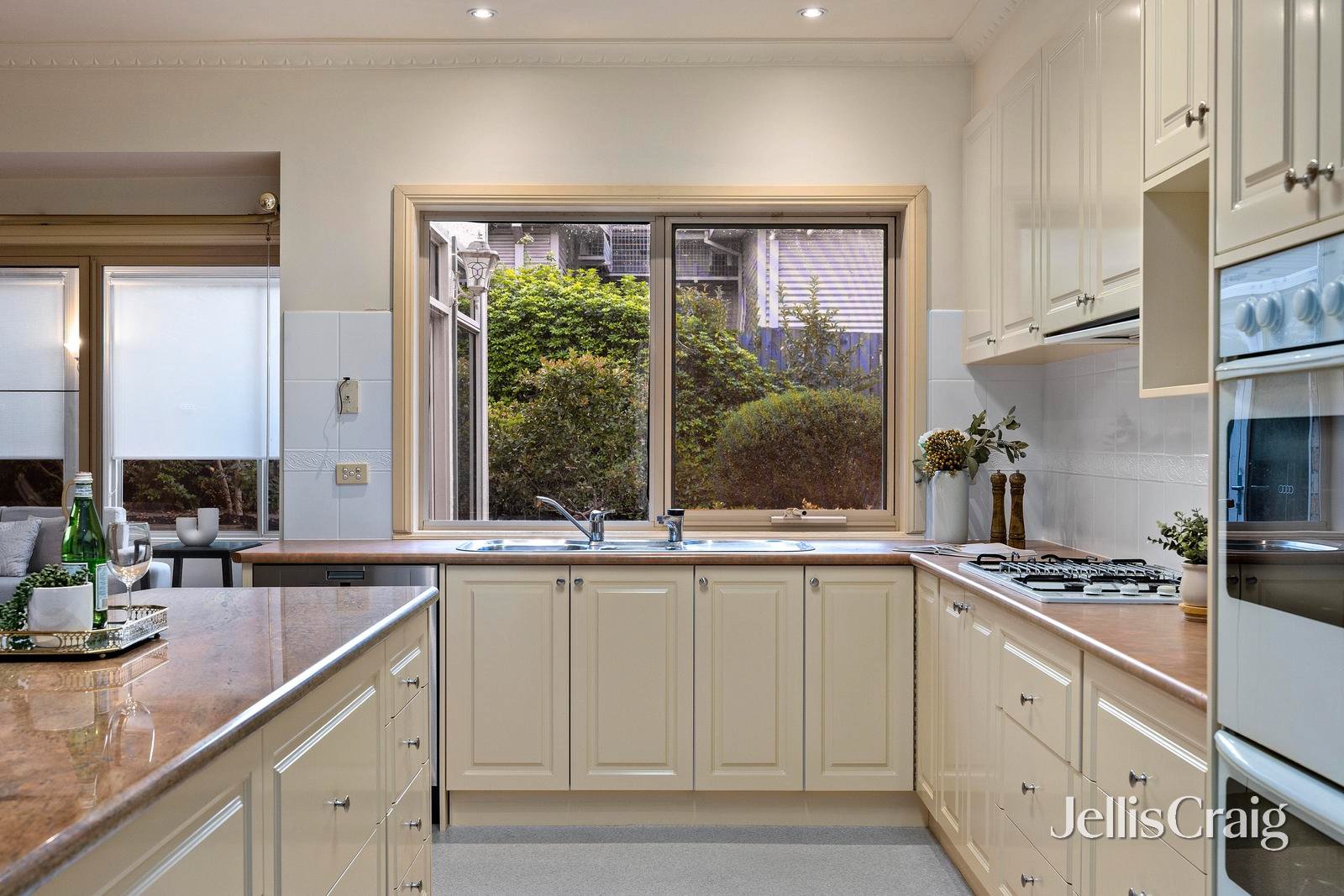 11 Pine Ridge, Donvale image 5