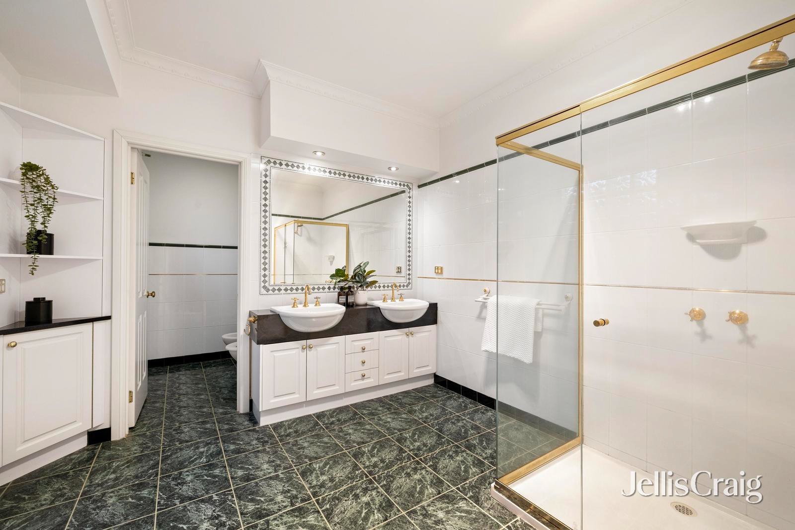 11 Pine Ridge, Donvale image 14