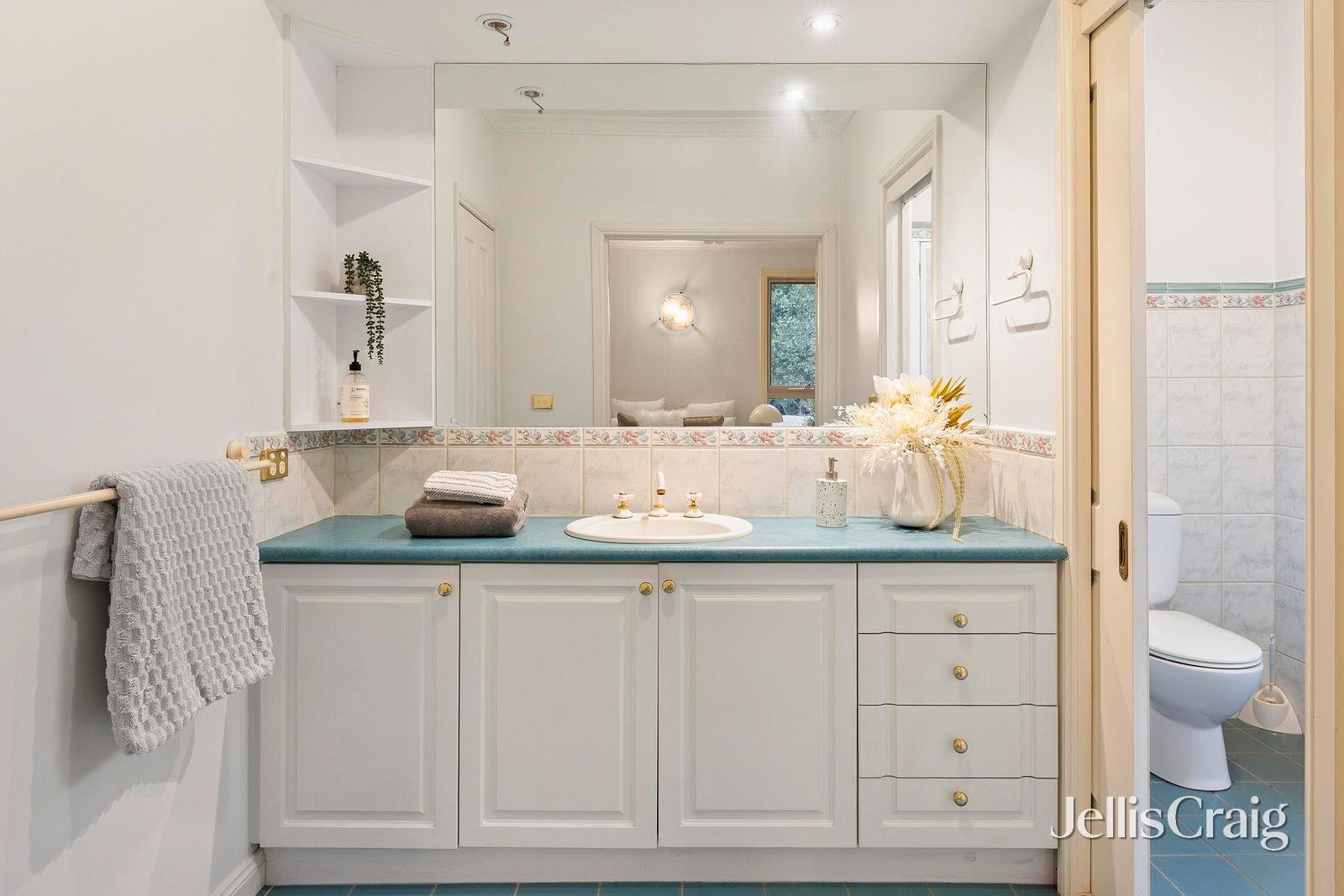 11 Pine Ridge, Donvale image 16