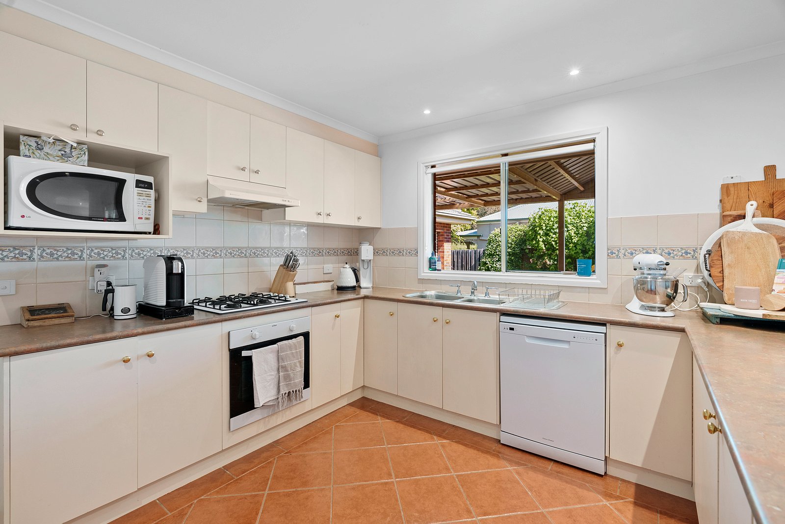 Property Gallery Thumbnail 3
