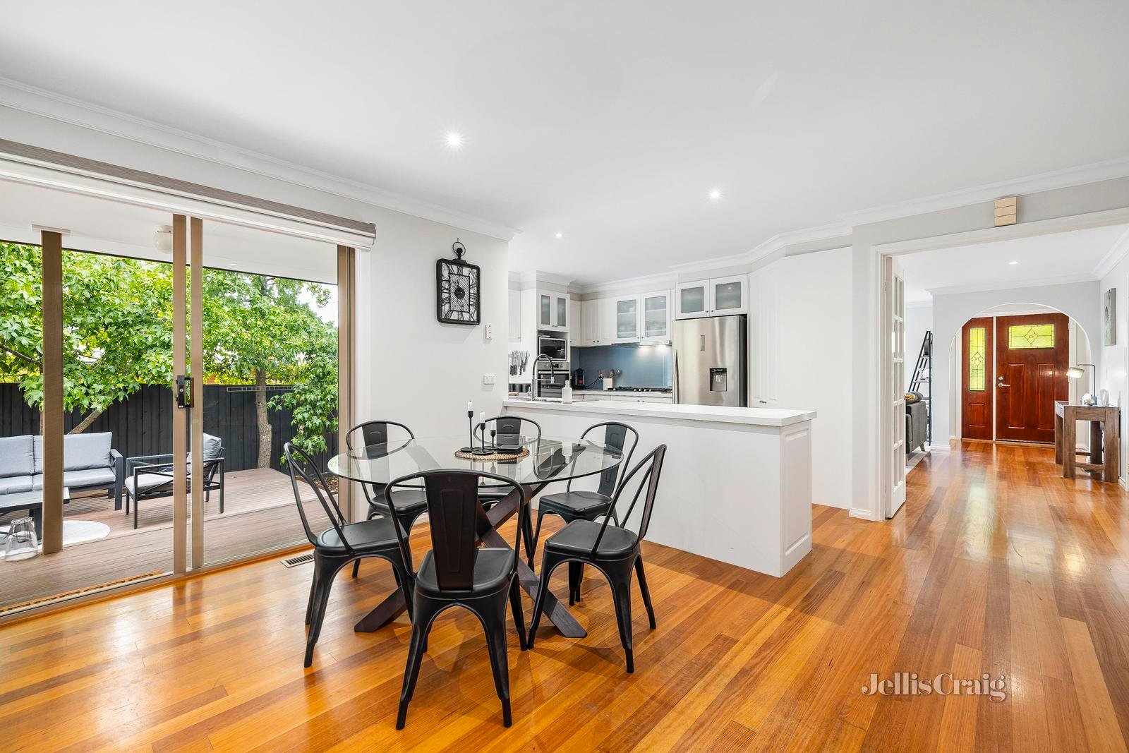 11 Playfield Grove, Mornington image 2