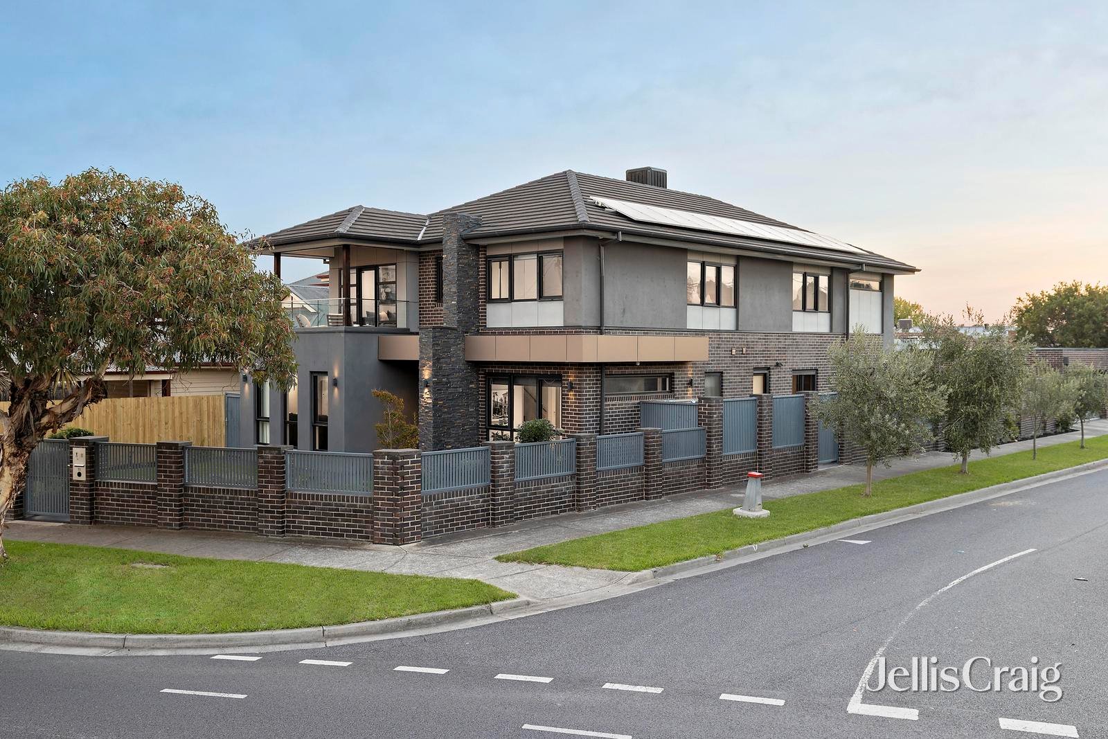 11 Plumpton Avenue, Glenroy image 2