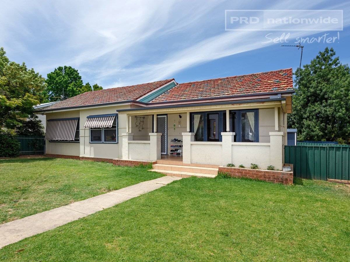 11 Plumpton Road, KOORINGAL NSW 2650