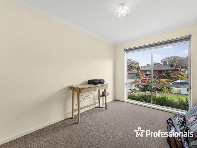 11 Quest Court, Mooroolbark image 8