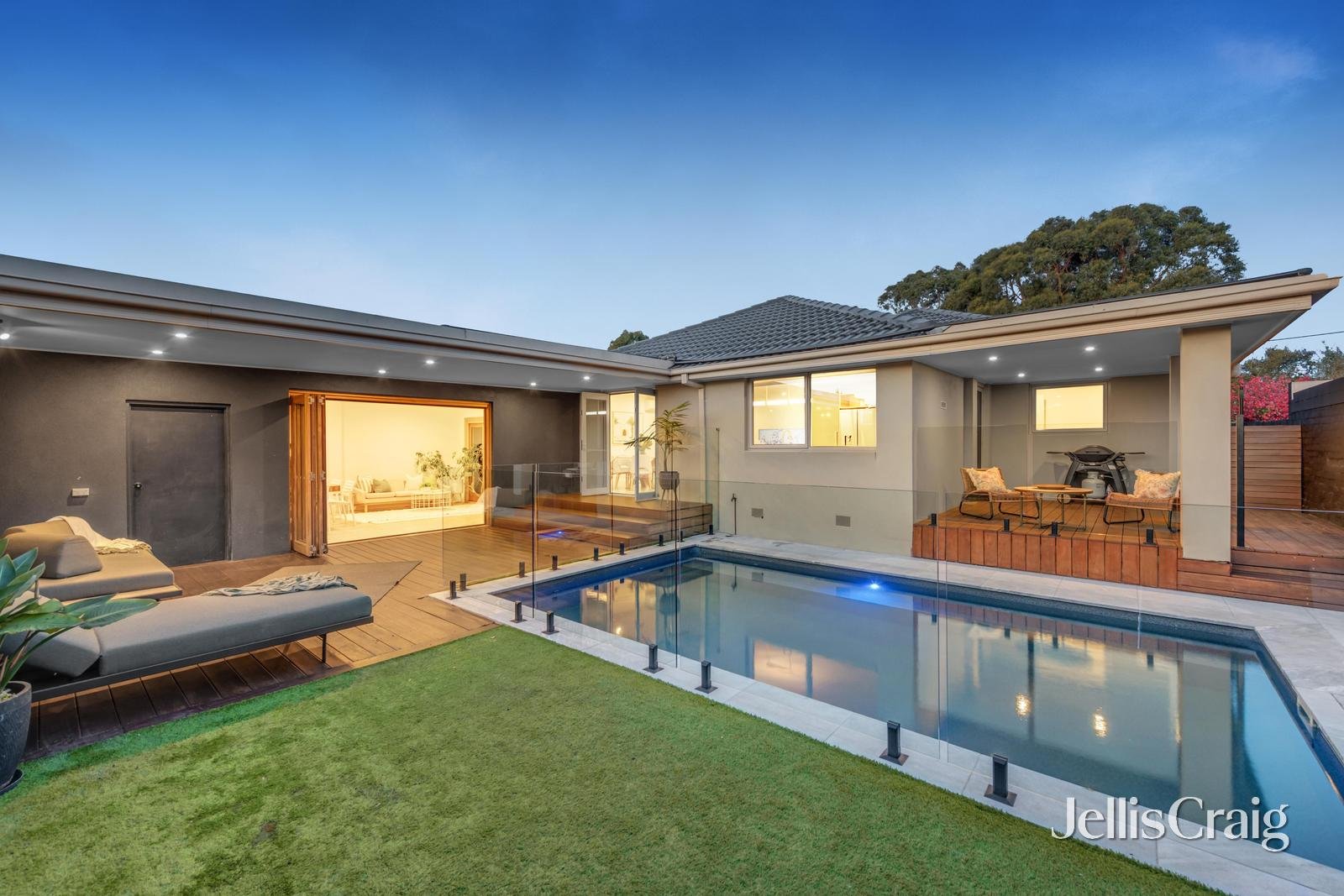 11 Rica Street, Moorabbin image 2