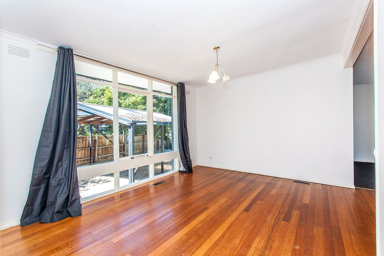 Property Gallery Thumbnail 4