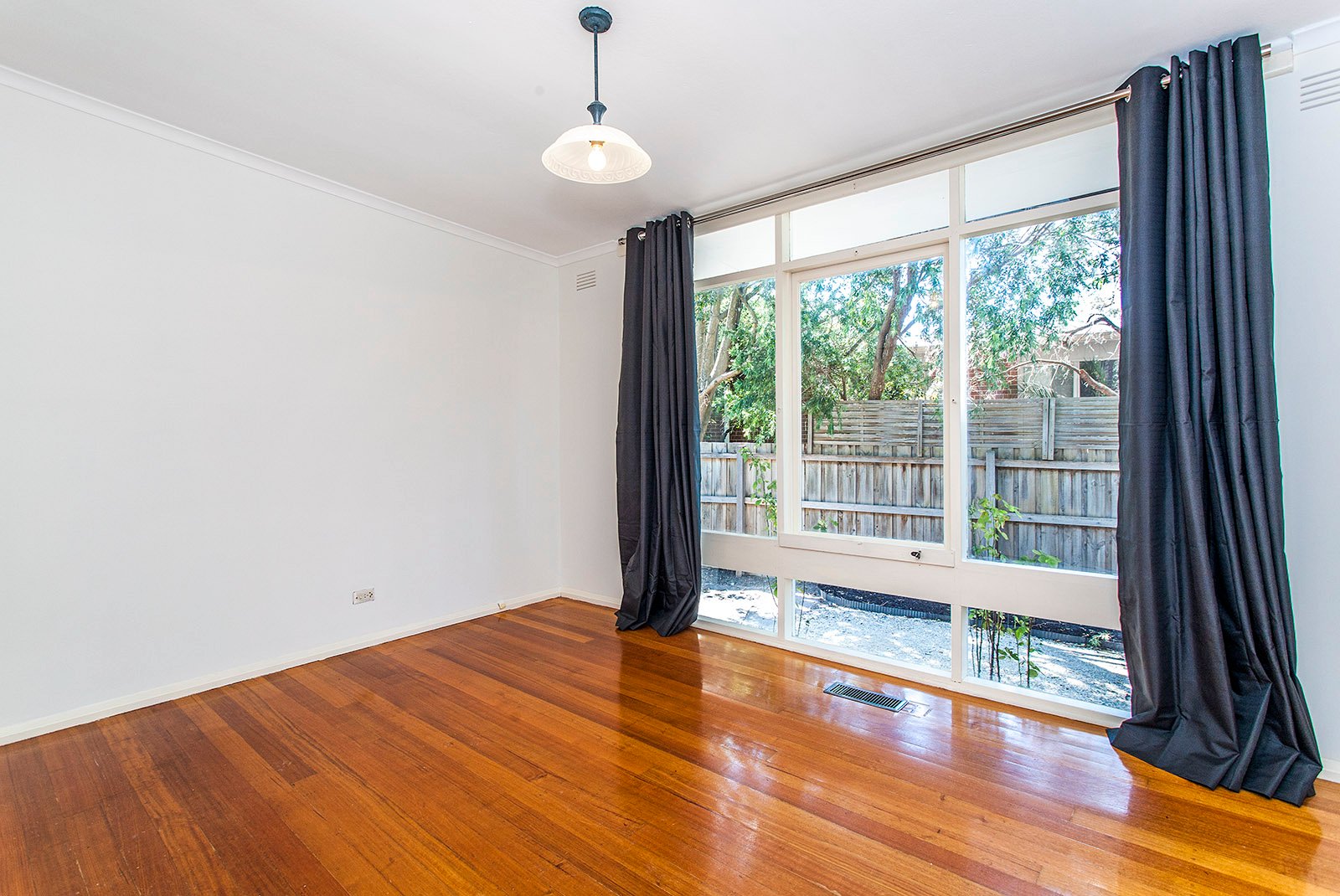 Property Gallery Thumbnail 5