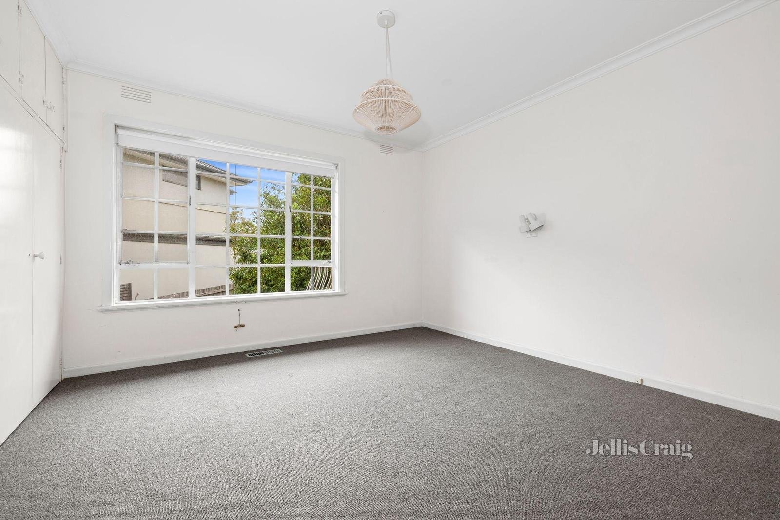 11 Rosaline Avenue, Mount Waverley image 8