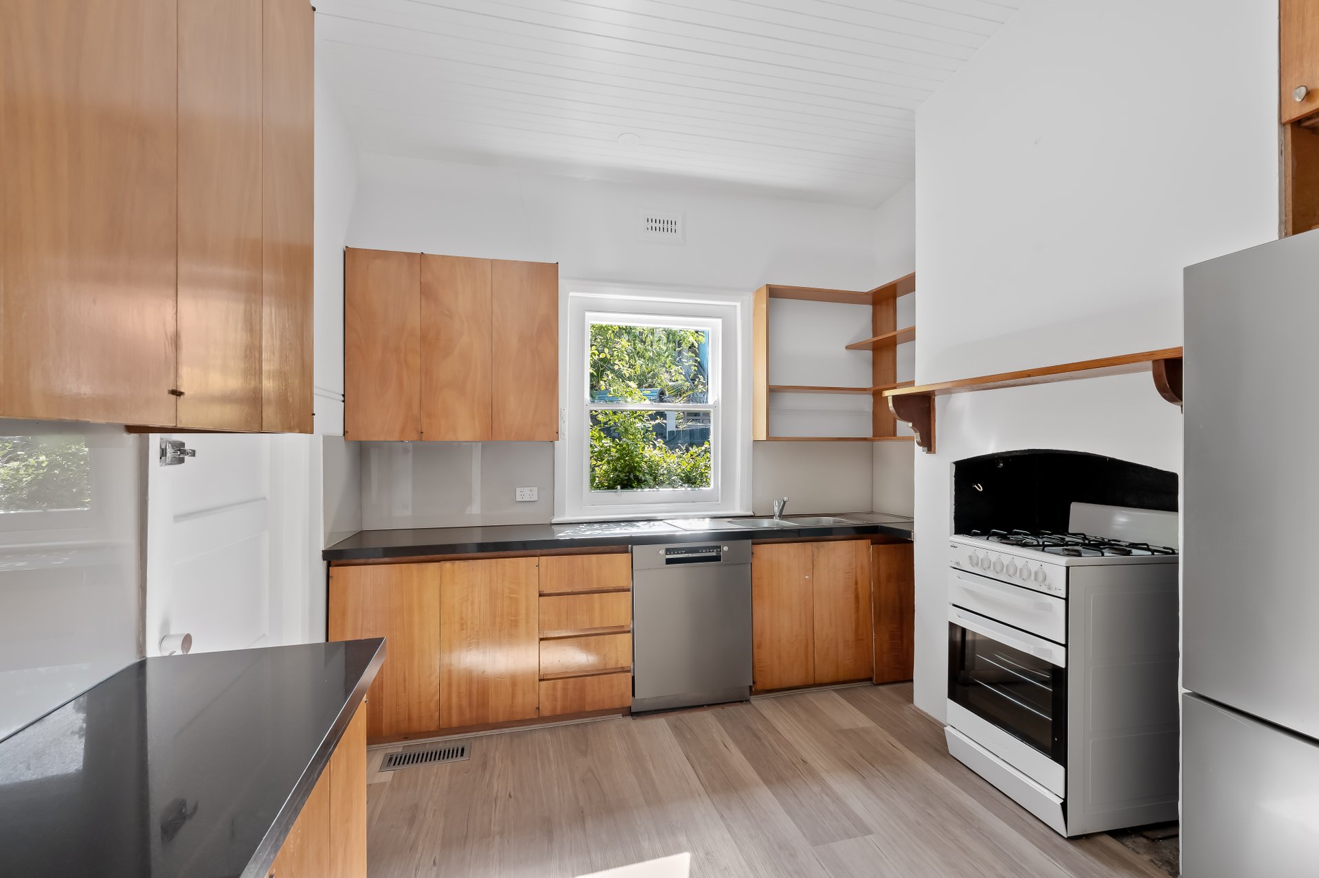 11 Ruskin Street, Elwood image 5