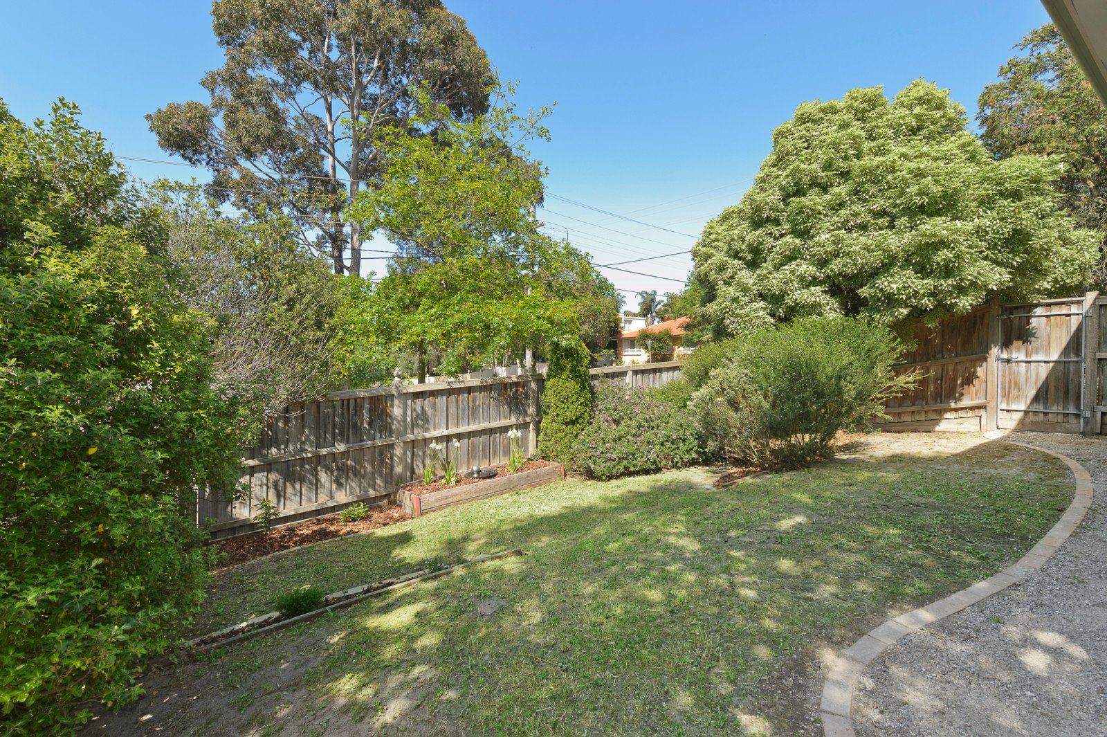 11 Sandgate Road, Blackburn South image 7