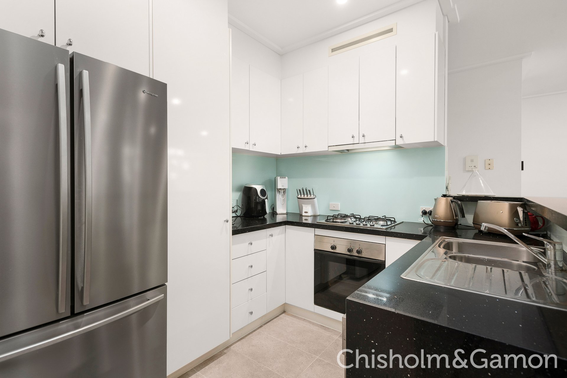 1/1 Seisman Place, Port Melbourne image 7