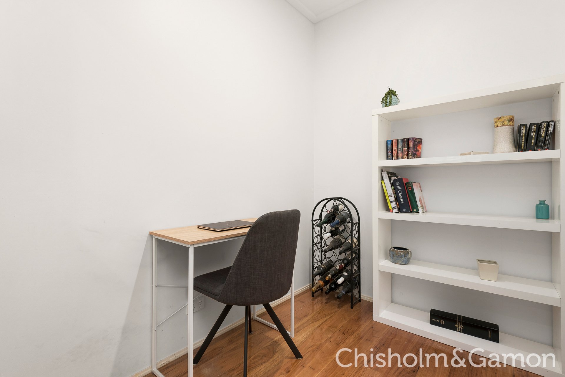 1/1 Seisman Place, Port Melbourne image 8