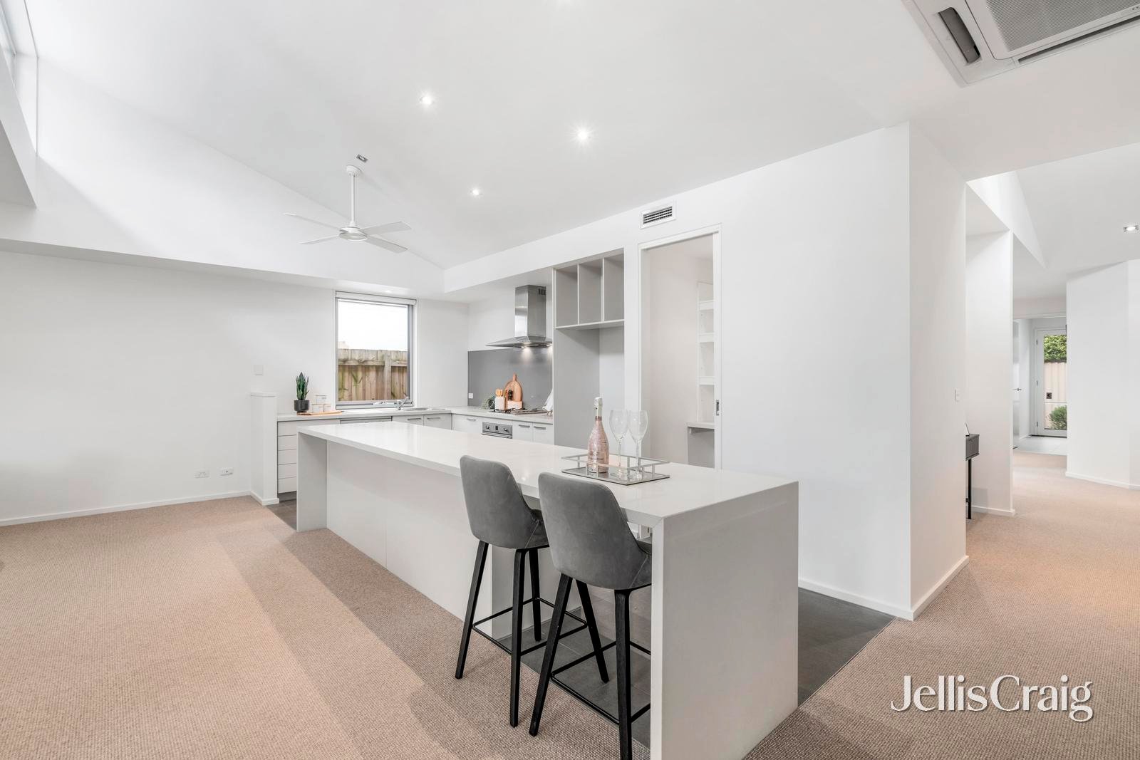 11 Settler Court, Glen&nbsp;Waverley image 3