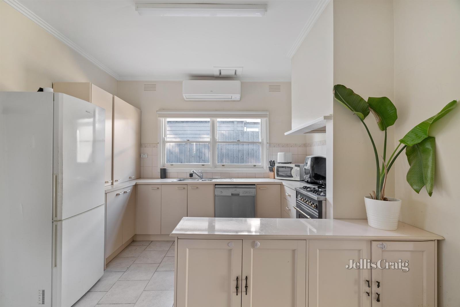 11 Sinclair Crescent, Macleod image 3