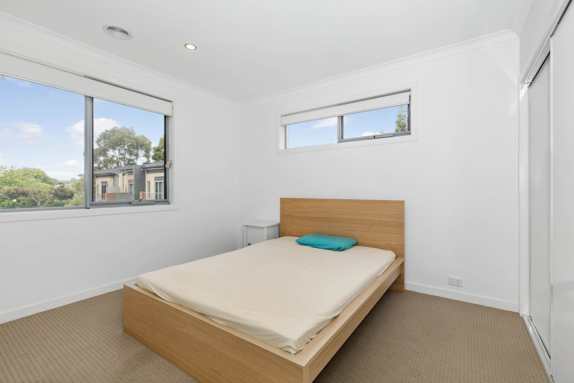 Property Gallery Thumbnail 8
