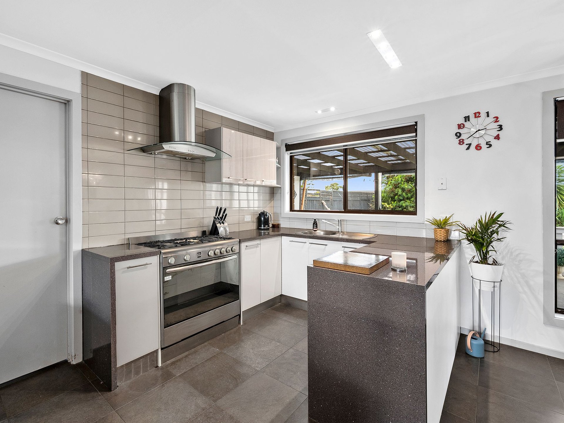 11 Solar Drive, Whittington image 3