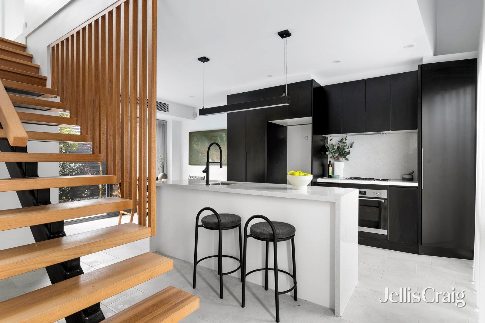 11 South Park Street, Northcote image 2