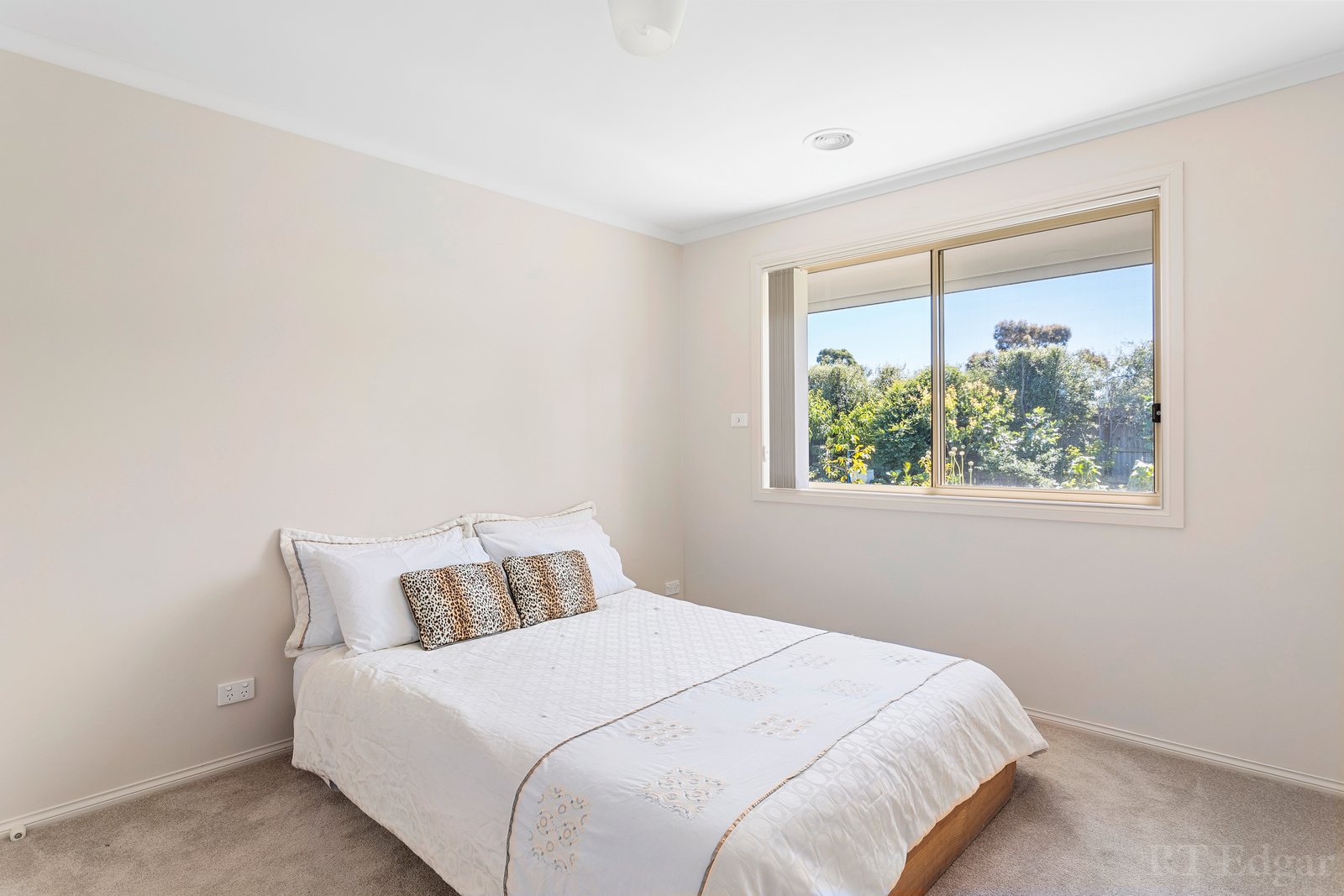 Property Gallery Thumbnail 7