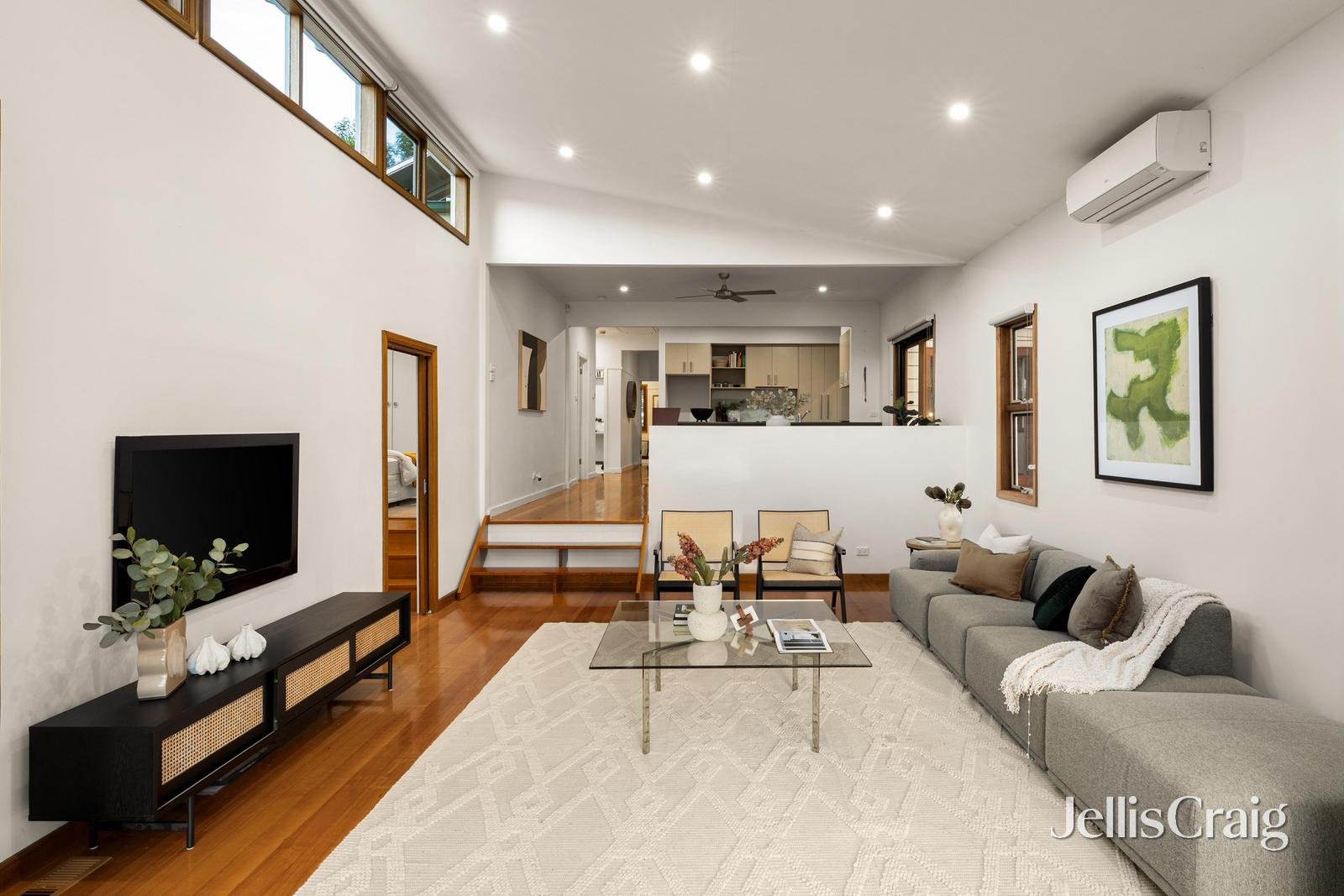 11 Sutton Parade, Mont&nbsp;Albert&nbsp;North image 3