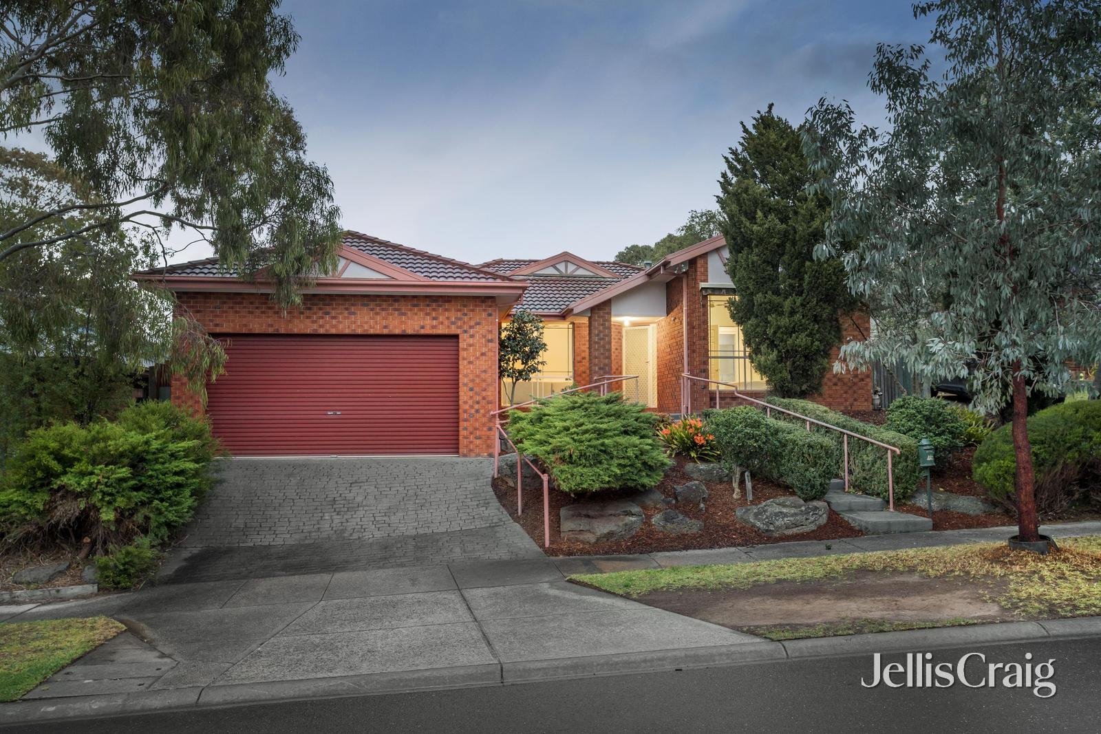 11 Tara Court, Yallambie image 1