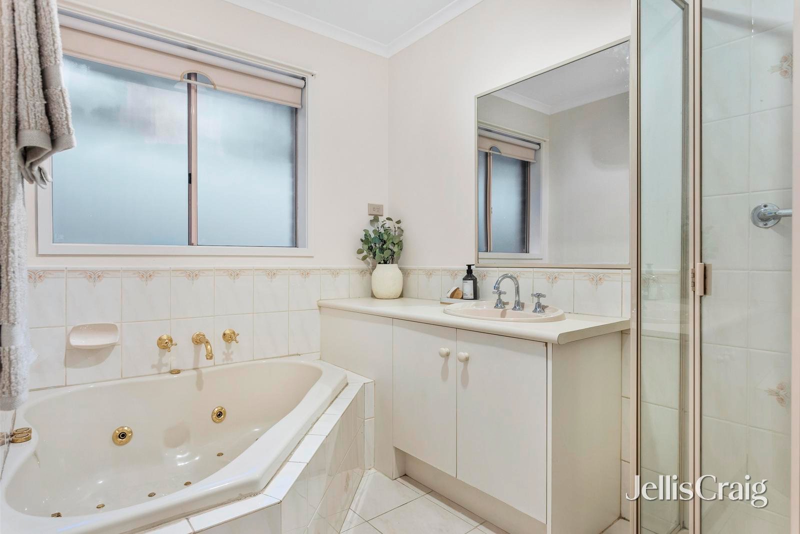 11 Tara Court, Yallambie image 9