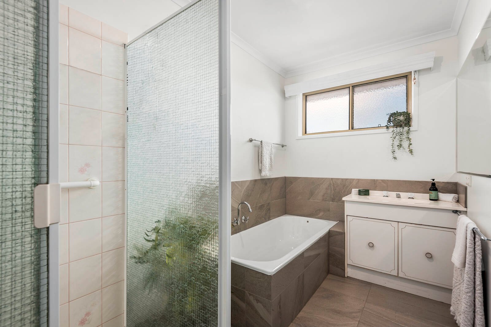Property Gallery Thumbnail 9