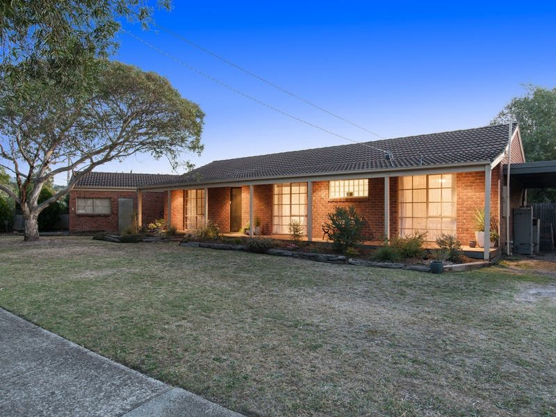 11 Tolhurst Avenue, Boronia image 1