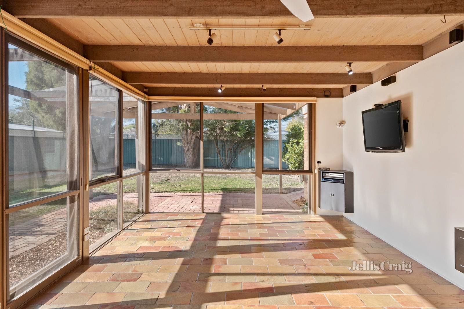 11 Toolimerin Avenue, Bayswater North image 6