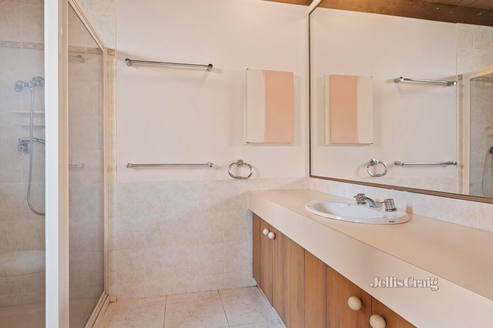 11 Toolimerin Avenue, Bayswater North image 8
