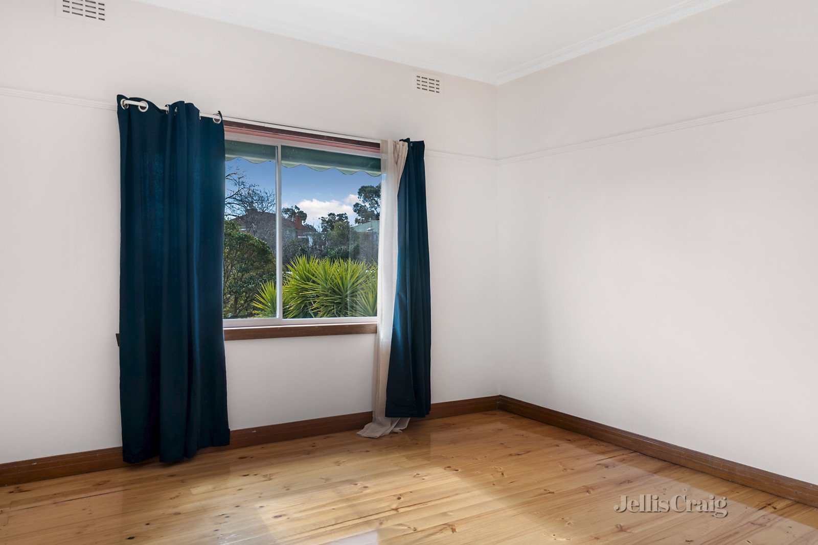 11 Treasure Street, Castlemaine image 4