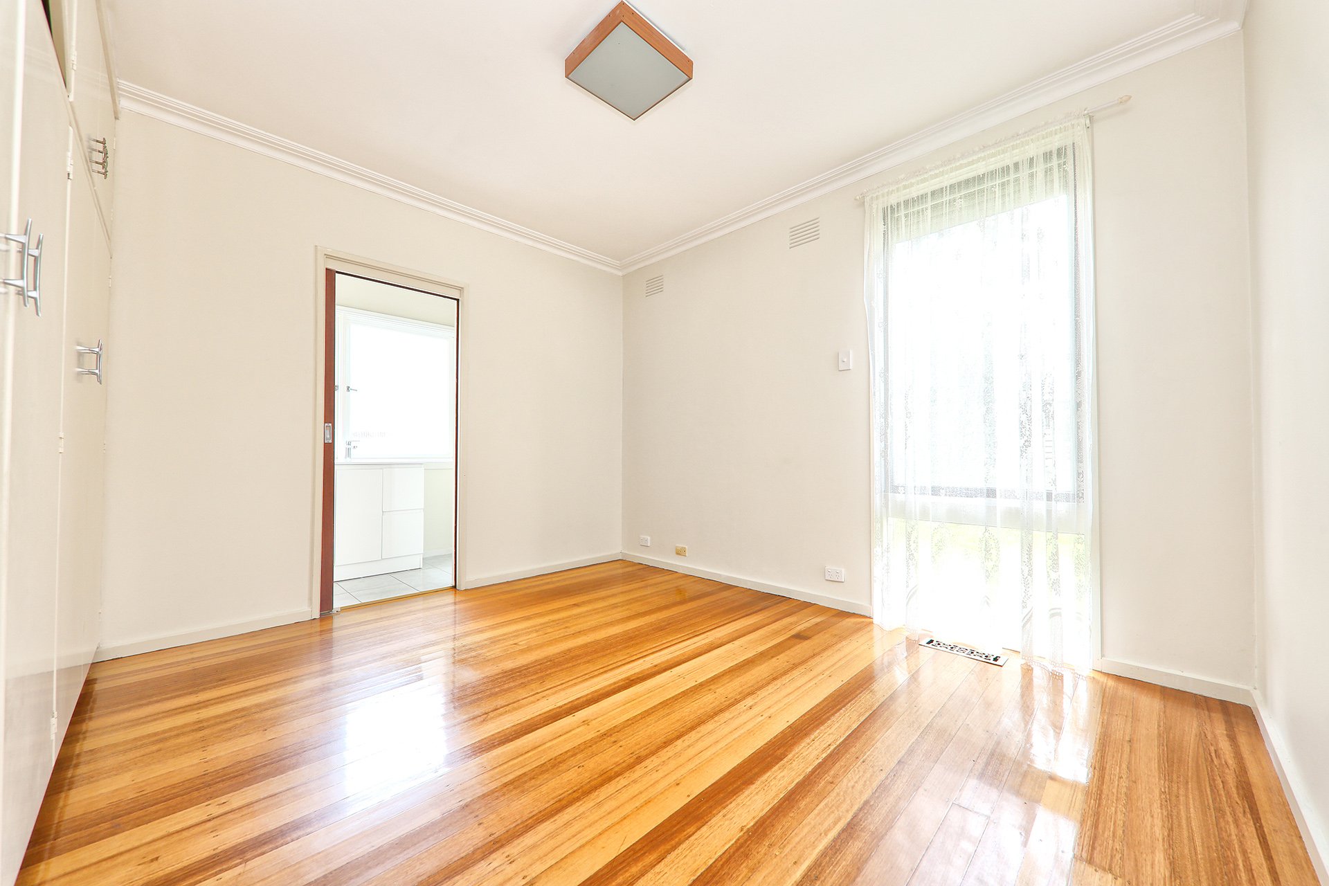 11 Tudor Road, Doncaster image 4
