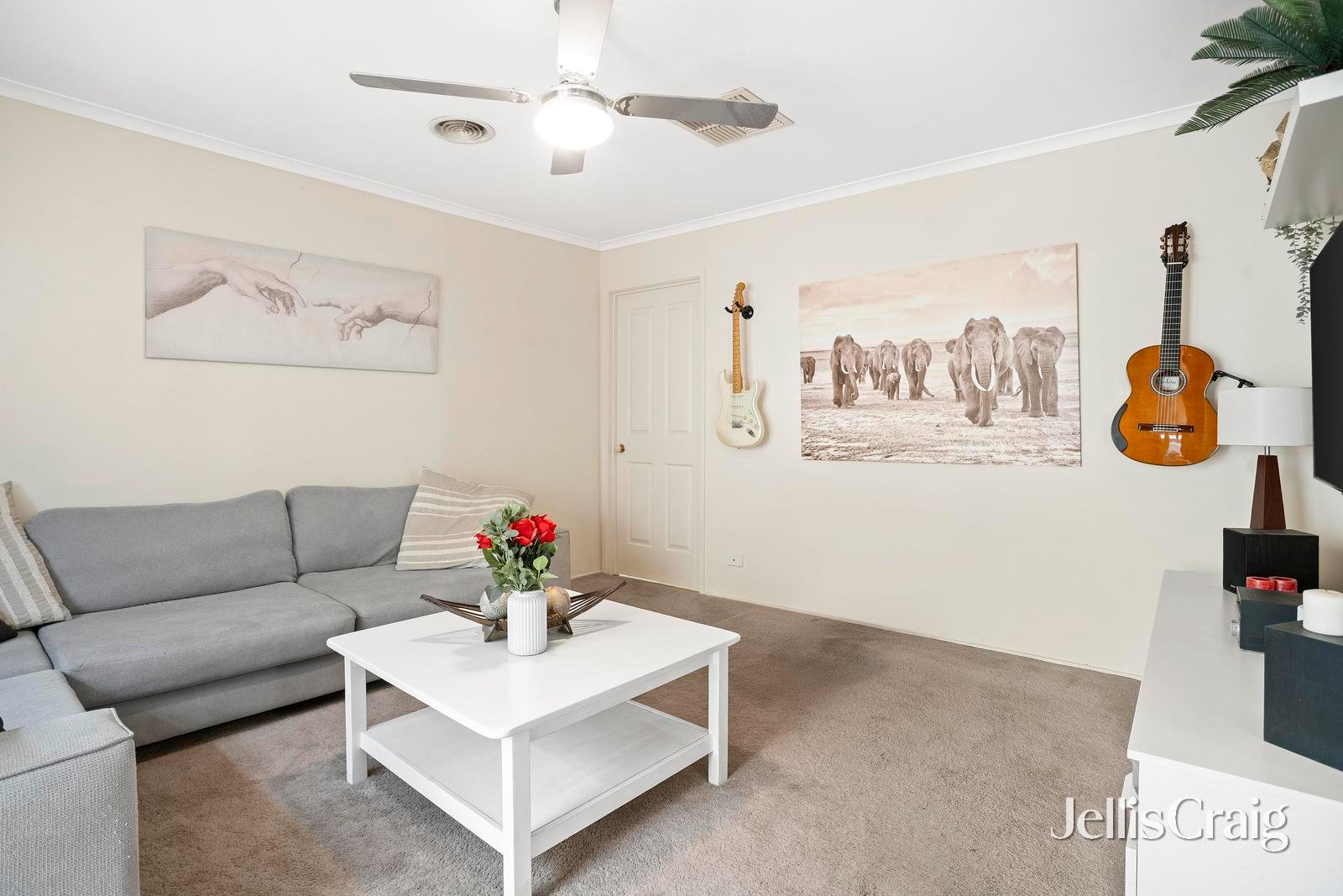 11 Valley Court, Croydon South image 2