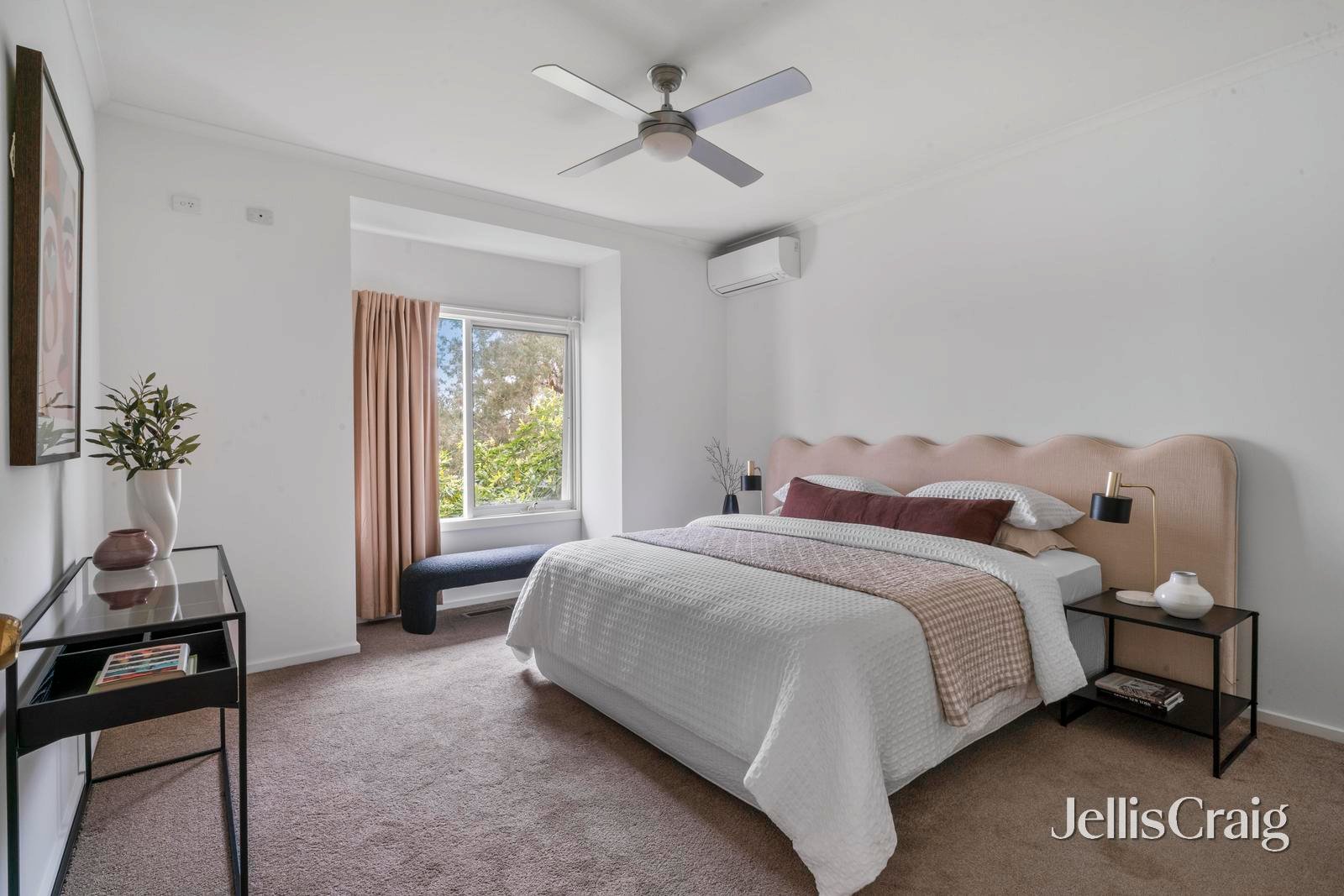 11 Valley Park Grove, Eltham image 7