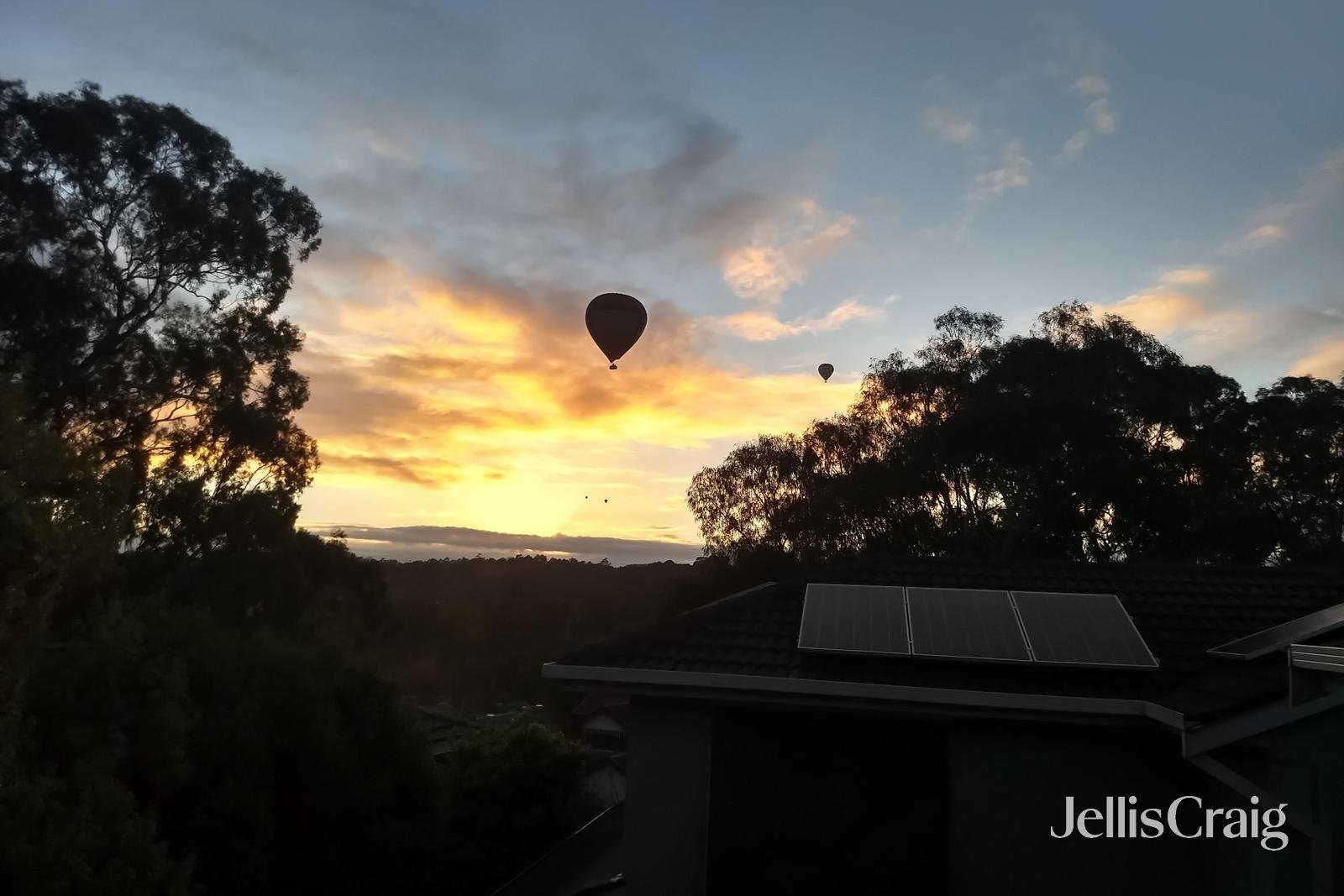 11 Valley Park Grove, Eltham image 18