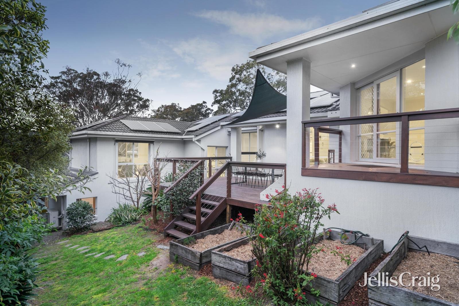 11 Valley Park Grove, Eltham image 19