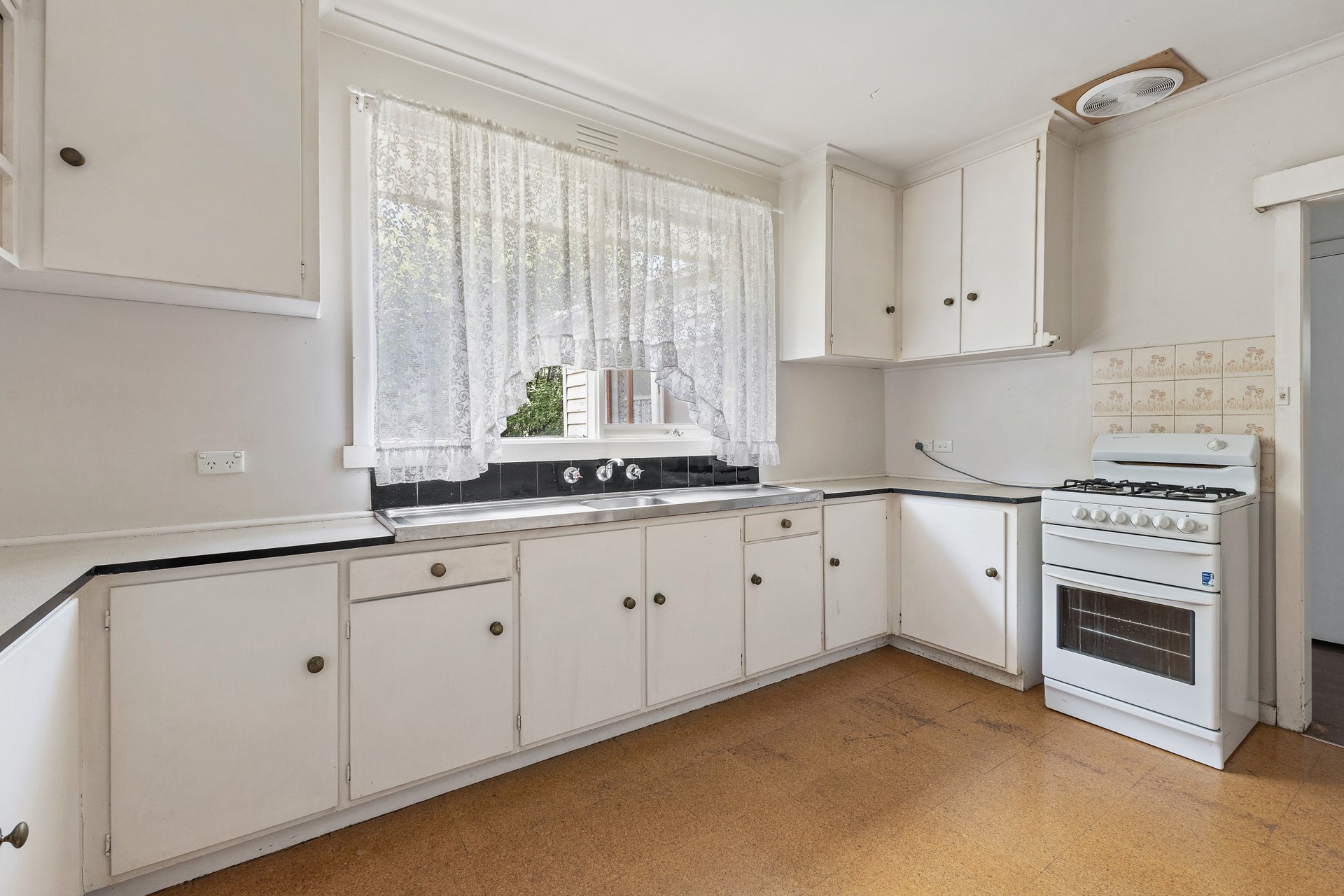 11 Venice Court, Glen&nbsp;Waverley image 3