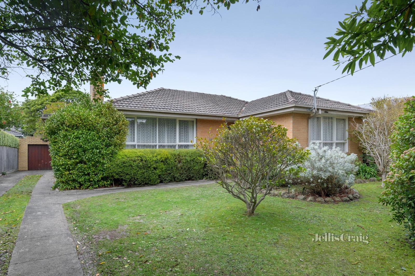 11 Venice Court, Glen Waverley image 3