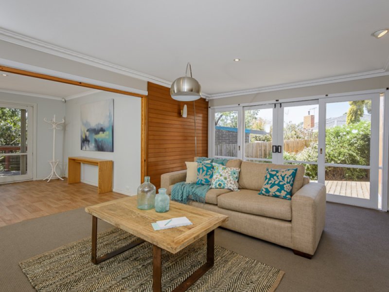 11 Warrina Court, Burwood East image 3