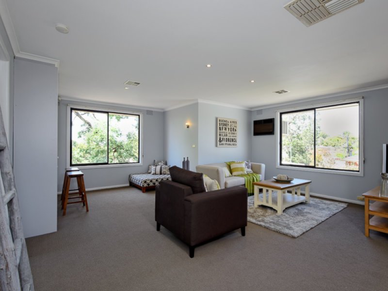 11 Warrina Court, Burwood East image 4